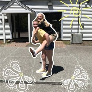 Meet your Posher, Abby